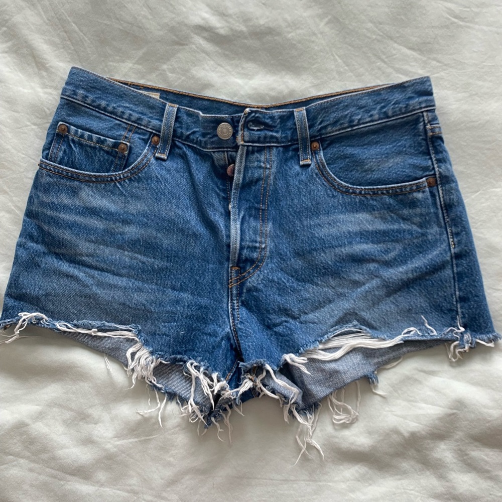 Levi’s 501 high rise size 28